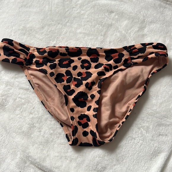 Leopard bikini - Picture 2 of 4